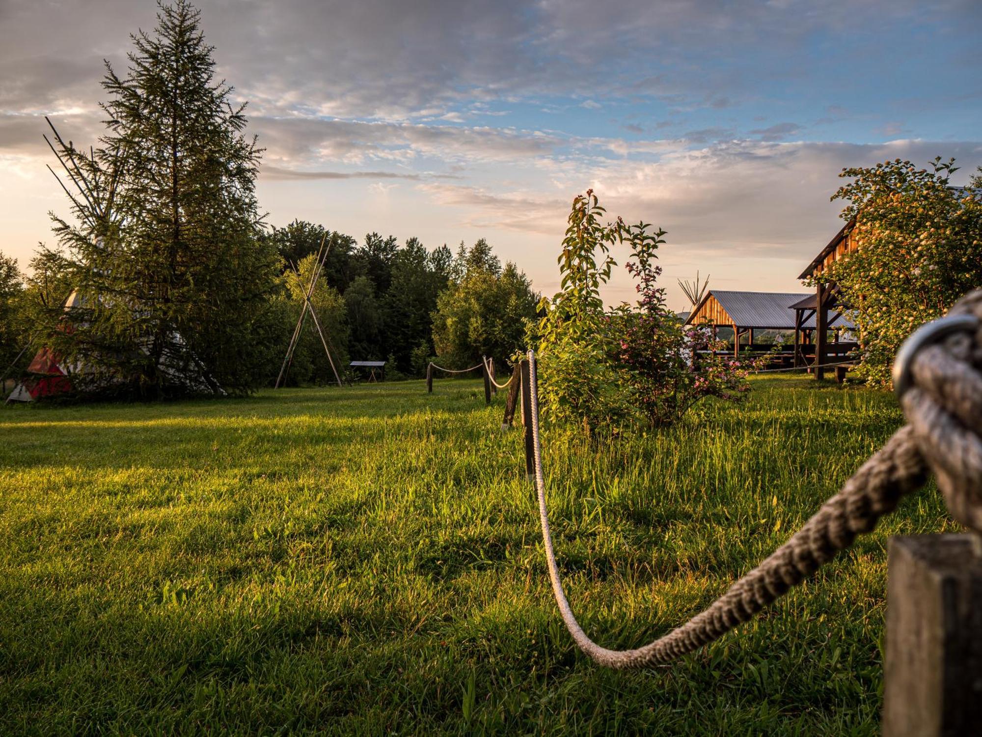 Fort Wapiti Hotel Zalasowa Luaran gambar